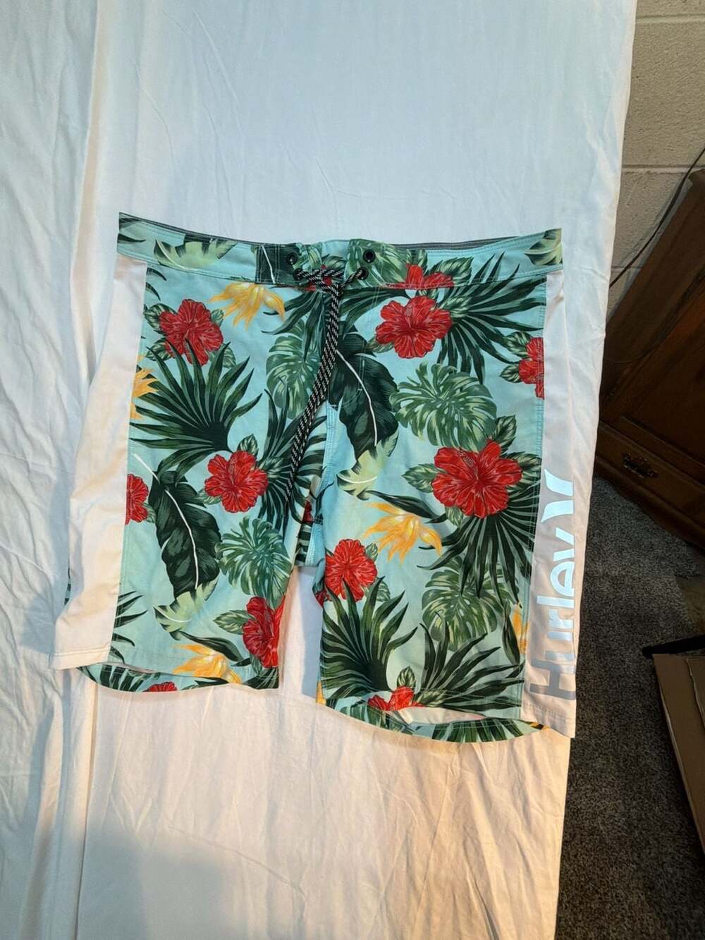 Hurley Floral Hibiscus Board Shorts Mens Size 34